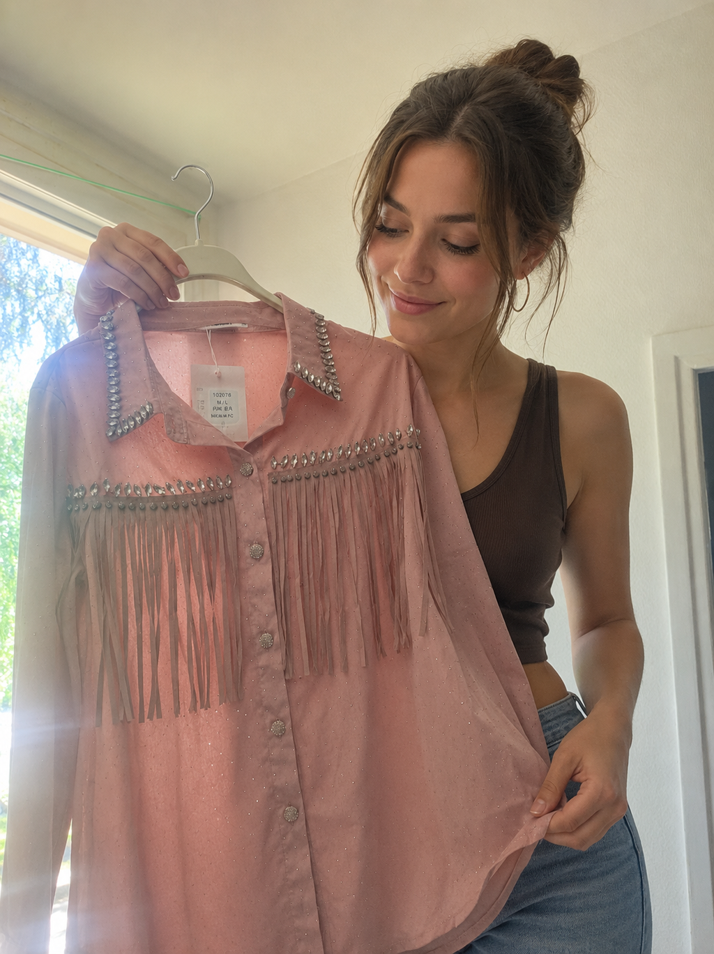 Lichtroze blouse met strassteentjes en franjes